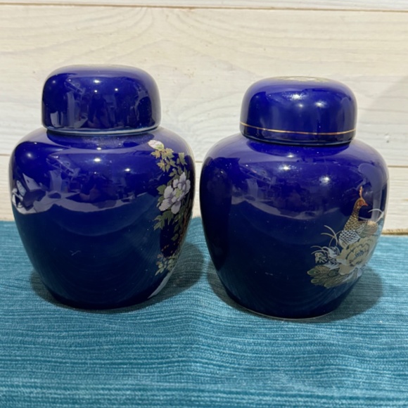 Vintage Cobalt Blue Hand Painted Ceramic Ginger Jars Made in Taiwan Set 2 - Picture 3 of 9